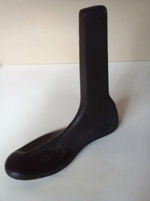 Antique Cobbler`s Size 7 Childs Cast Iron Shoe Form