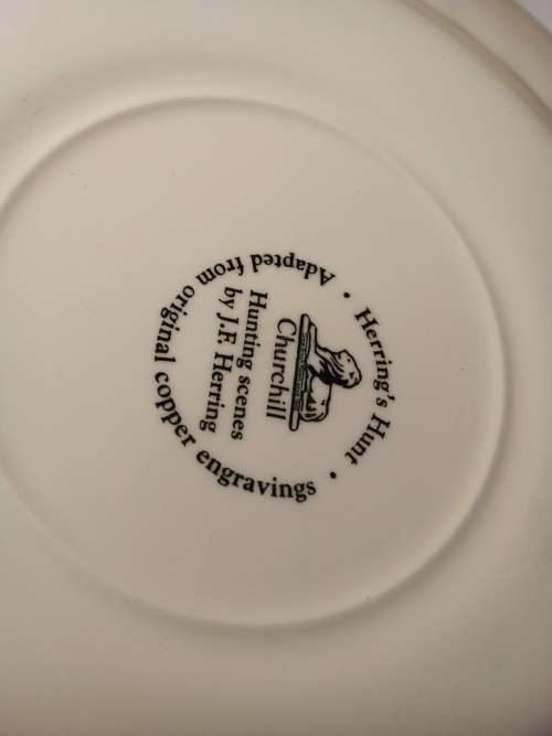Churchill Herring`s Hunt `Full Cry` Plate with Stand