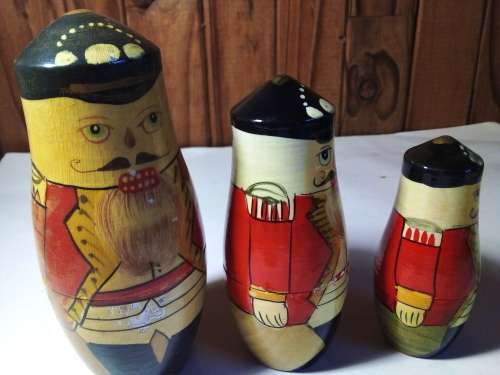 Wooden 3 - Piece Russian Doll Set