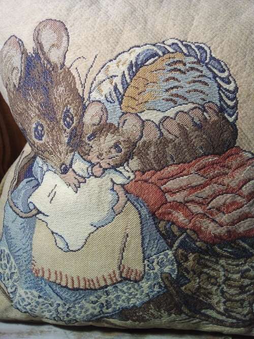 Old Cushion (S77)
