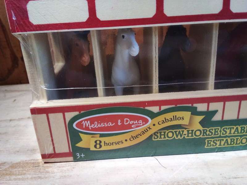 Melissa & Doug Show Horse Stable