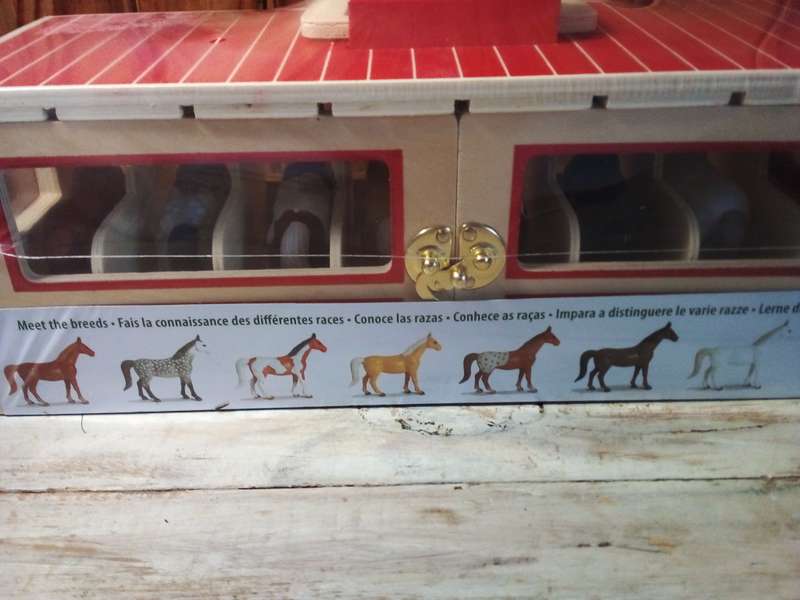 Melissa & Doug Show Horse Stable