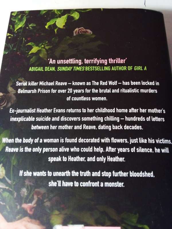 Dog Rose Dirt - Jen Williams - Suspence Novel