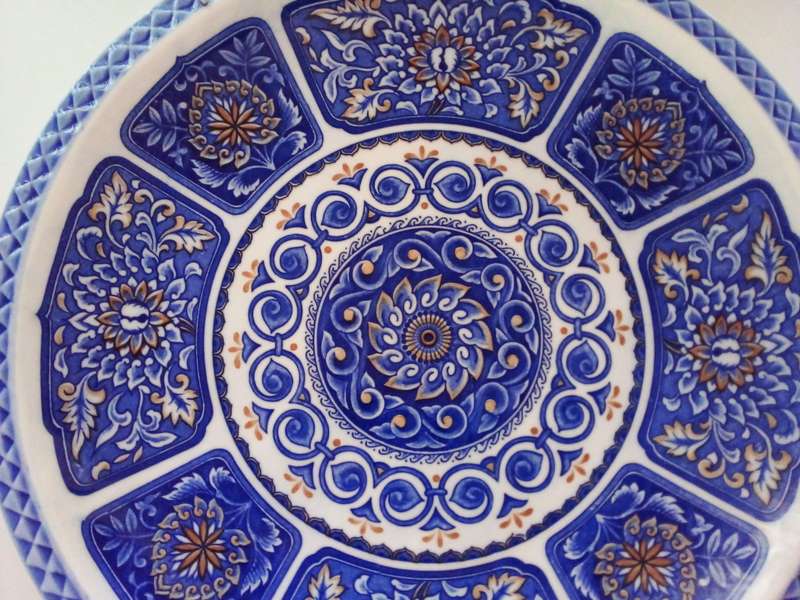 Large Imari Plate with Plate Protector