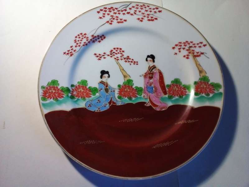 Geisha Girls Oriental Plate with Raised Detail (SP001)