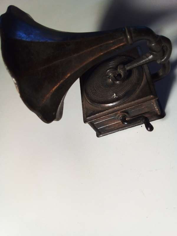 1970s Durham New York Greeting Corporation Metal Gramophone (SP022)