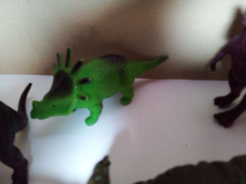 Four Dinosaur Toys (SP023)