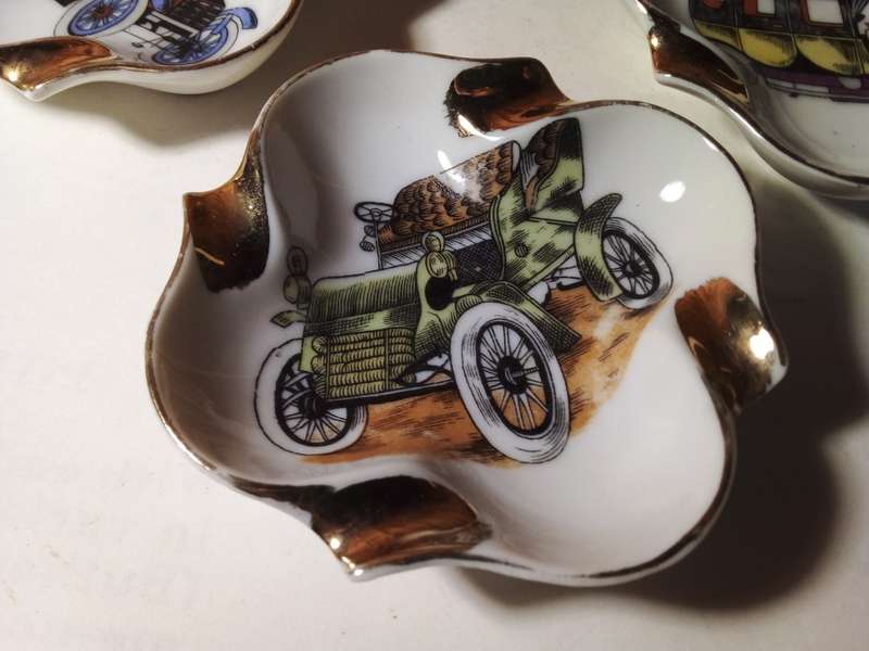 Four Vintage Car Theme Small Ashtrays (SP037)