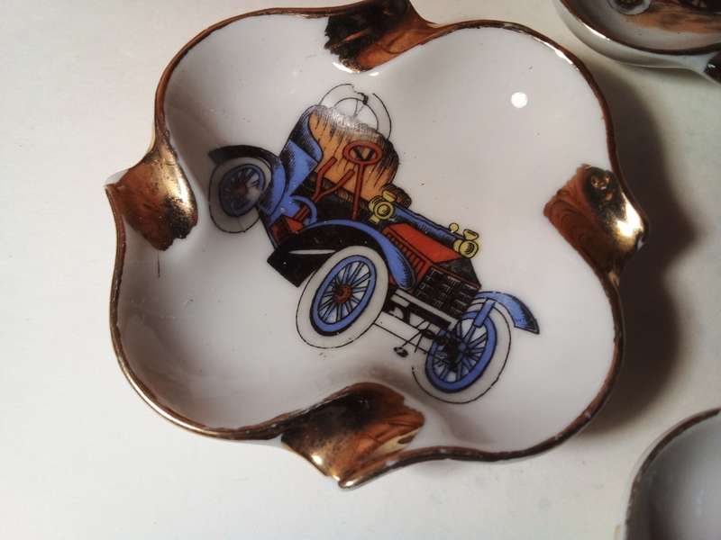 Four Vintage Car Theme Small Ashtrays (SP037)