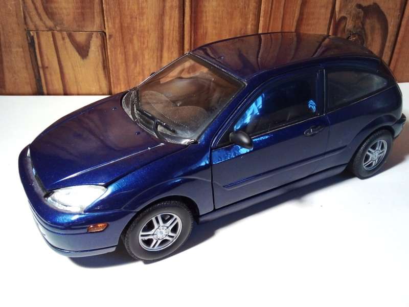 Motor Max Ford Focus ZX3 Diecast Scale 1:18 (SP049)