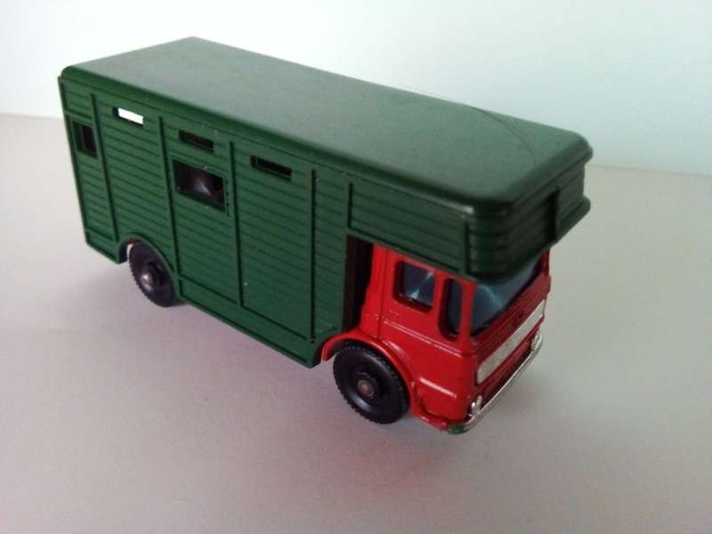 Matchbox Horse Box/Ergomatic Cab Die Cast (SP199)