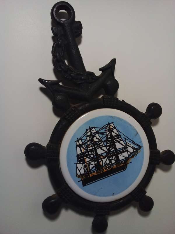 Round Tile in Cast Iron Anchor & Wheel Shaped Frame