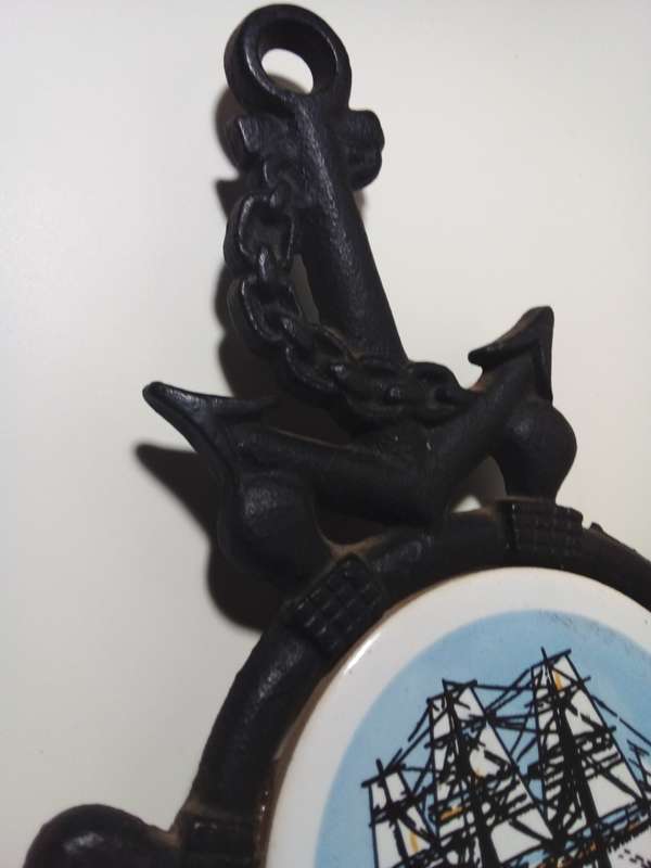 Round Tile in Cast Iron Anchor & Wheel Shaped Frame