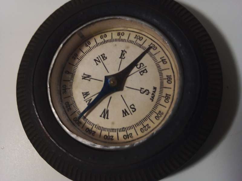 Vintage Working Compass in Rubber and Glass Casing