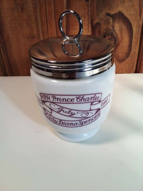 Royal Worcester Codimonte Jar - Prince Charles Lady Diana 1981