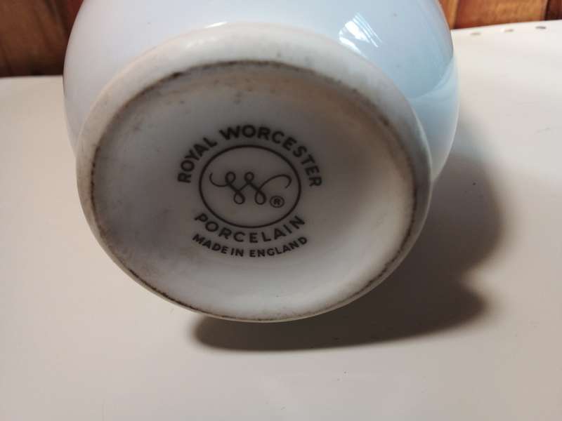 Royal Worcester Codimonte Jar - Prince Charles Lady Diana 1981