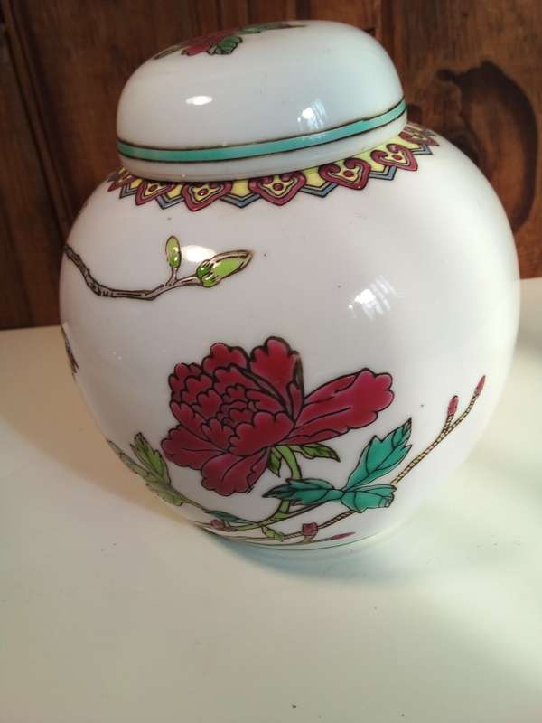 Lovely Smaller Size Artistic Ginger Jar with Markings