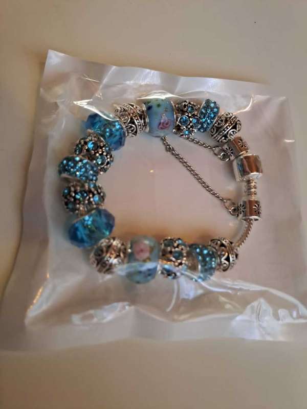 Unique Blue Beads Design Silverplate Bracelet & Charms 18cm