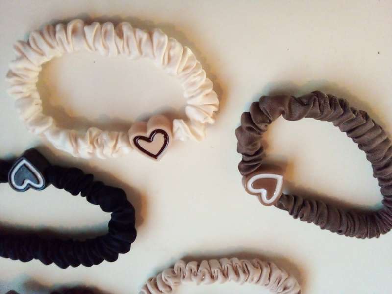 5 x Hair Elastics with Heart Shaped Beads