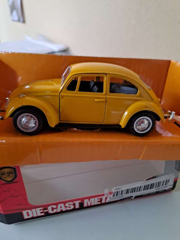 Die Cast Yellow VW Scale 1:32