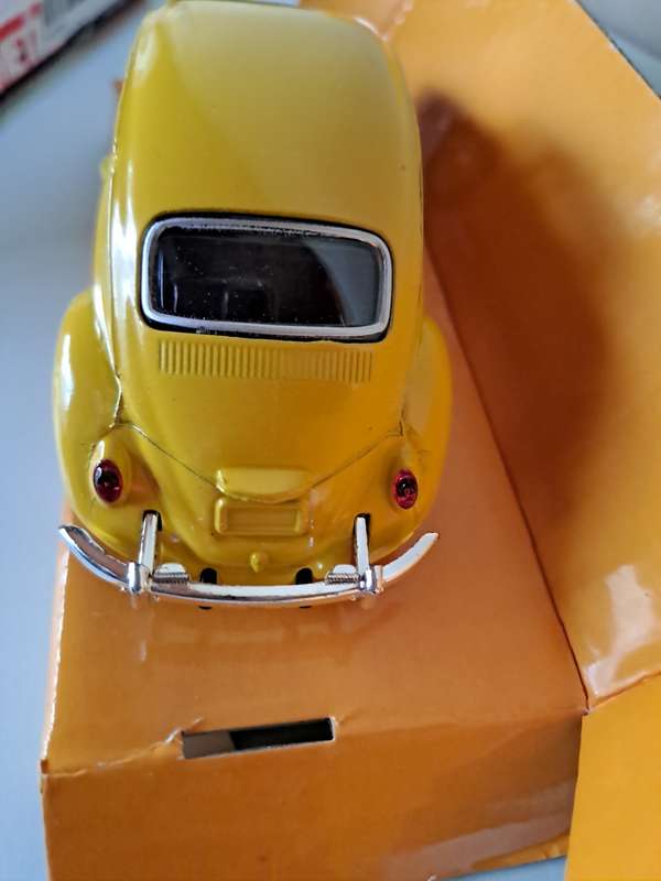 Die Cast Yellow VW Scale 1:32