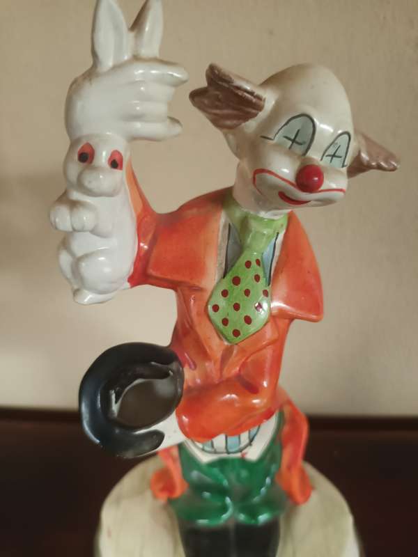 Vintage Clown Pulling Rabbit Out Of Hat Figurine