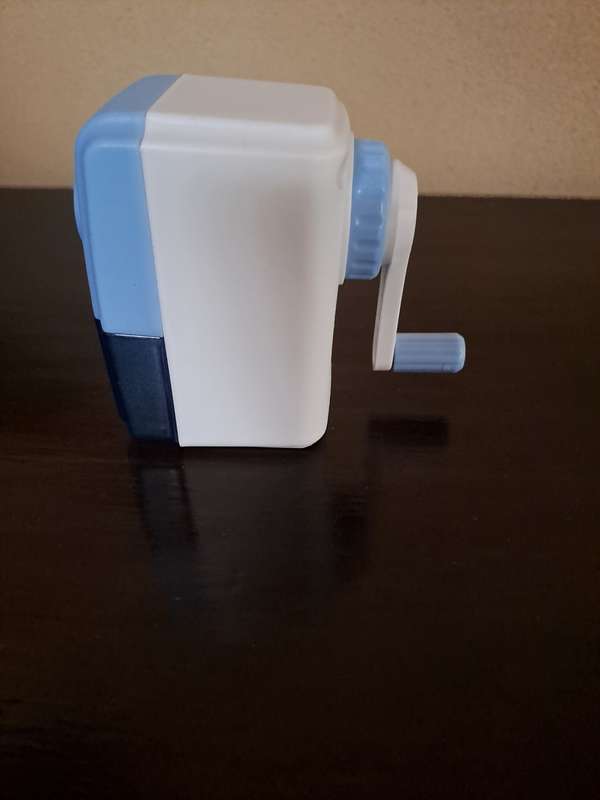 Blue Summer Vibes Manual Sharpener