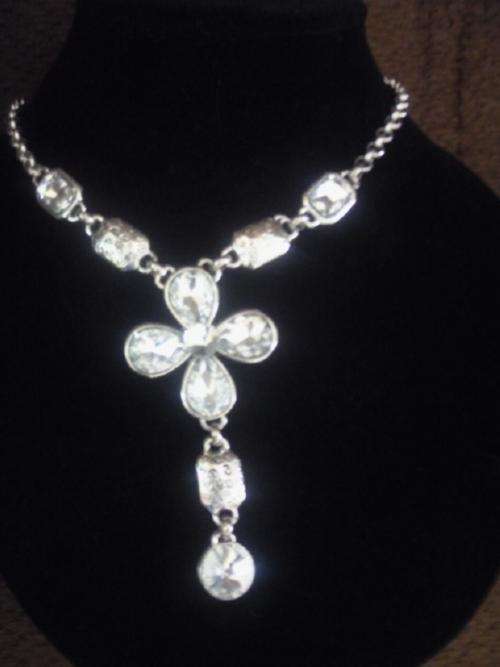Fashion Clover Shaped With Stones Necklace