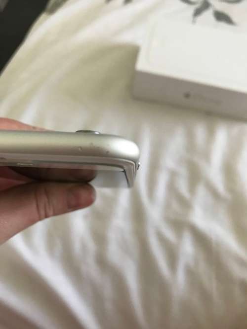 Iphone 6 - 16GB Silver Excellent Condition