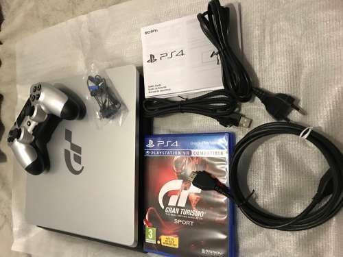 Playstation 4 Console GT Edition