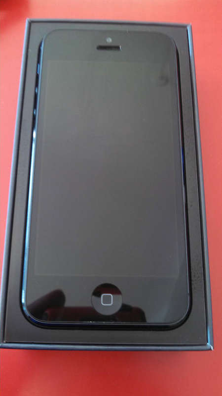 iPhone 5 (Black) 16GB