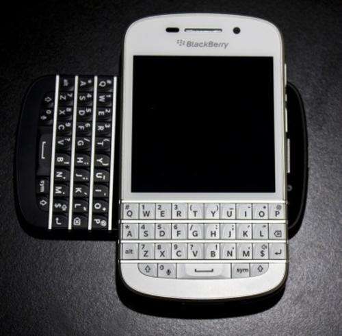 Local White BlackBerry Q10 LTE & Accessories