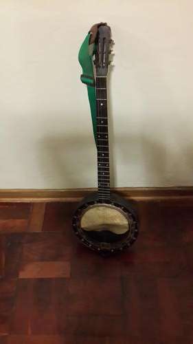 WOW!! ANTIQUE AND COLLECTABLE BANJO FOR RESTORATION DONT MISS OUT MASSIVE BARGAIN !!!