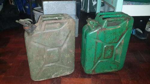 WOW 2 OLD OIL/JERK CANS FOR ONE BID MASSIVE BARGAIN DONT MISS OUT