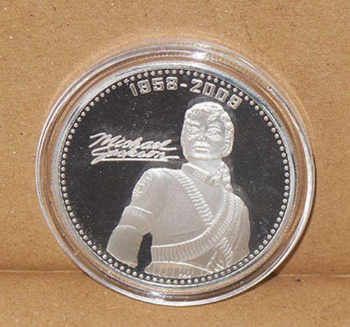1 in MEMORY OF MICHEAL JACKSON NOT TO MISS OUT ON COLLECTION only one left