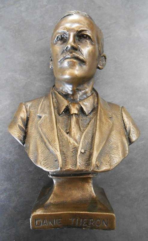 Bust of Danie Theron by well known Sa Artist Phil Minnaar (1946-)
