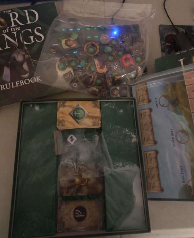 2000 Reiner Knizia Lord Of The Rings Board Game. Secondhand pristine condition