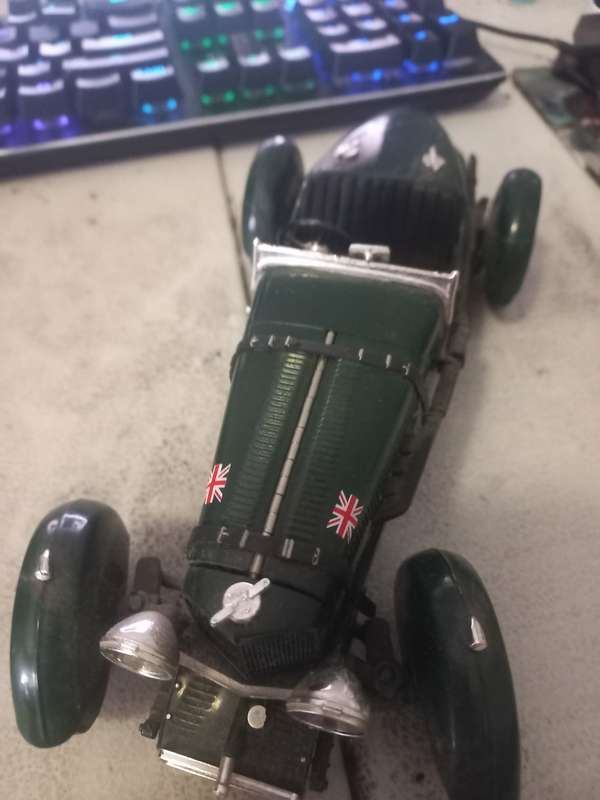 Signature 1/18 Scale Diecast 18121 - Aston Martin Le Mans Team Car 1934 (no box)