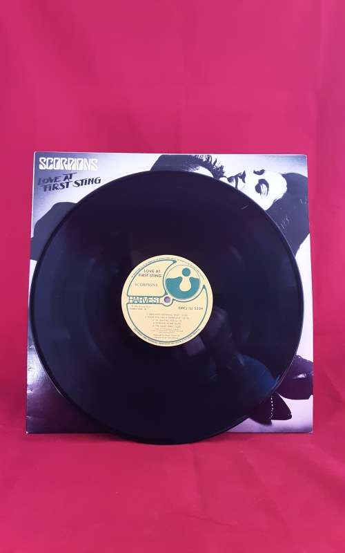 Scorpions - Love at First Sting