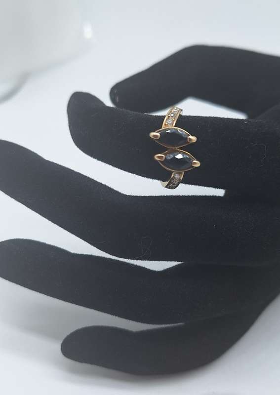 9ct Yellow Gold Dark Blue Sapphire Ring