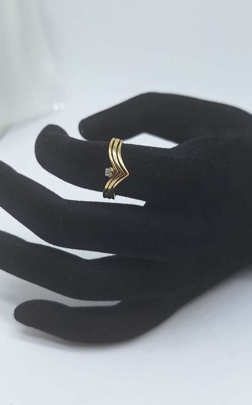 9ct Yellow Gold Ring with Cubic