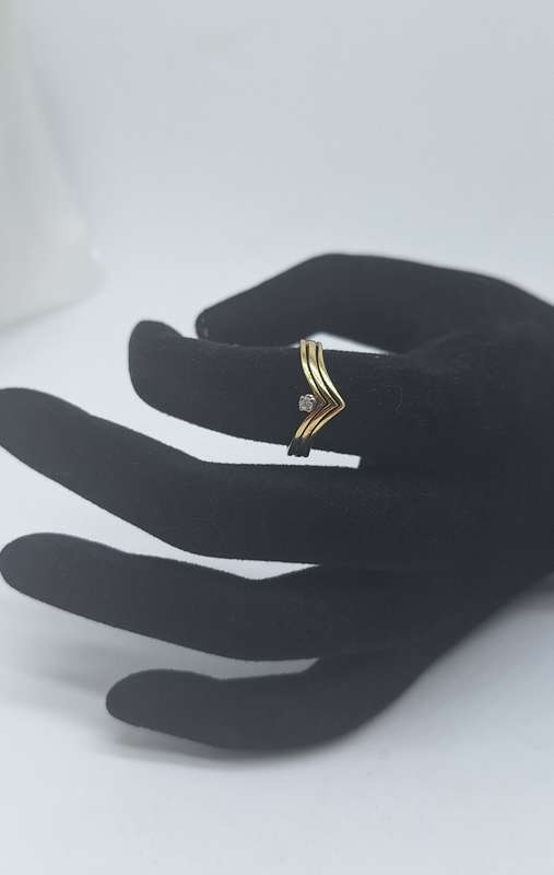 9ct Yellow Gold Ring with Cubic