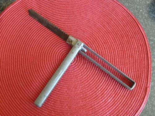 AMAZING!!! RARE EARLY 20TH CENTURY UNICLAP COUNTRYMANS FOLDING SAW