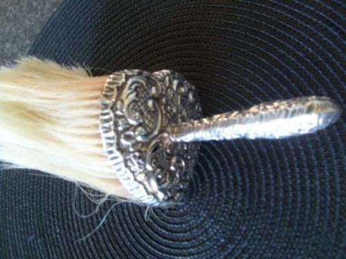 STUNNING!!! HALLMARKED 1898 CHESTER EMBOSSED SILVER HEART SHAPED BRUSH