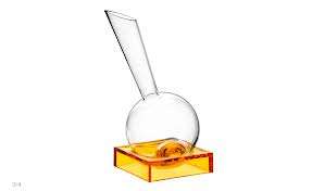 WOW!!! AMAZING ITALESSE DECANTER BY ITALIAN DESIGNER "ARCHIKO" MINT CONDITION VALUE R1200