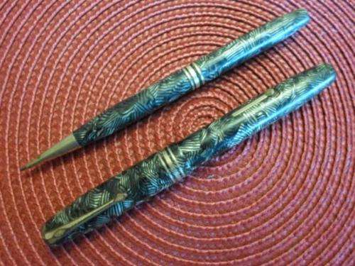 WOW!!! VINAGE BAKELITE CONWAY STEWART FOUNTAIN PEN(14CT GOLD NIB) AND PENCIL SET