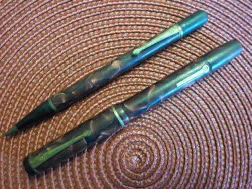 WOW!!! VINTAGE RED BAKELITE CONWAY STEWART FOUNTAIN PEN(14CT GOLD NIB) AND PENCIL SET