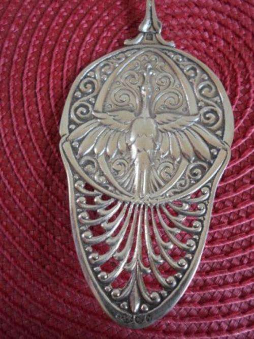 MAGNIFICENT!! VINTAGE DUTCH SILVER CAKE LIFTER WITH BEAUTIFUL PHOENIX PATTERN