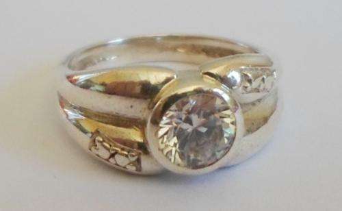 GORGEOUS!!! STERLING SILVER AND CUBIC ZIRCONIA RING