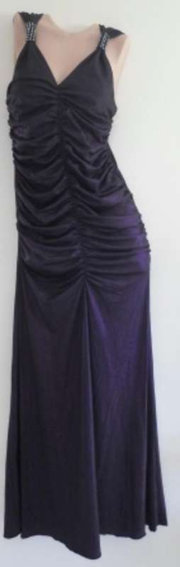 GORGEOUS!! DEEP PURPLE EVENING DRESS WITH DIAMANTE DETAIL SIZE MED !!FREE POSTAGE IN SA!!